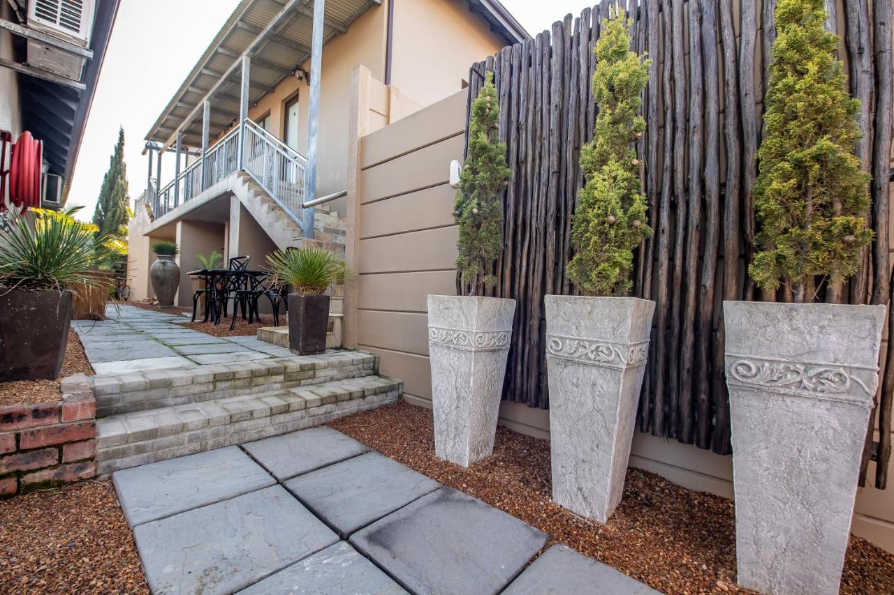 בלוויל Excellent Guest House מראה חיצוני תמונה